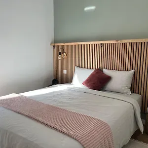 newcharming-appartement-in-the-heart-of-barcelona.topbarcelonahotels.com/